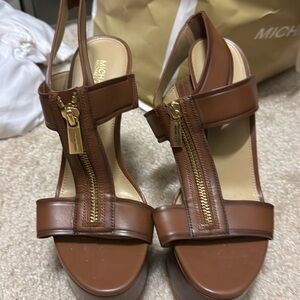 High heels sandal